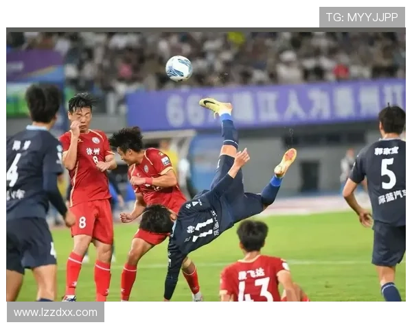 足球明星获奖盛典精彩瞬间回顾与幕后花絮分享